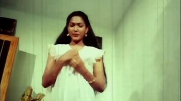 Telugu sex videos Hema aunty hot romance in night dress